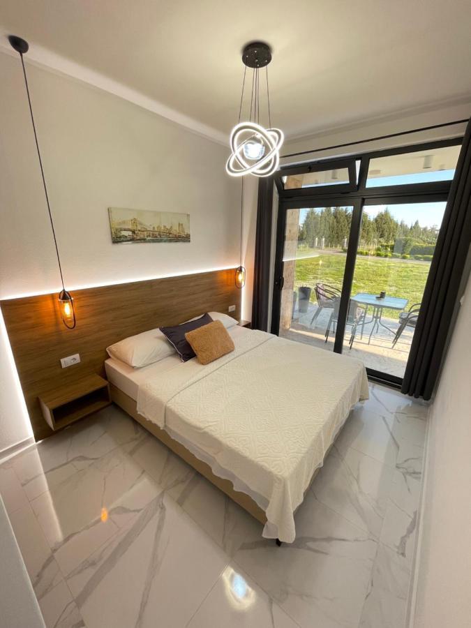 Lux Sereno Village Улцин Екстериор снимка